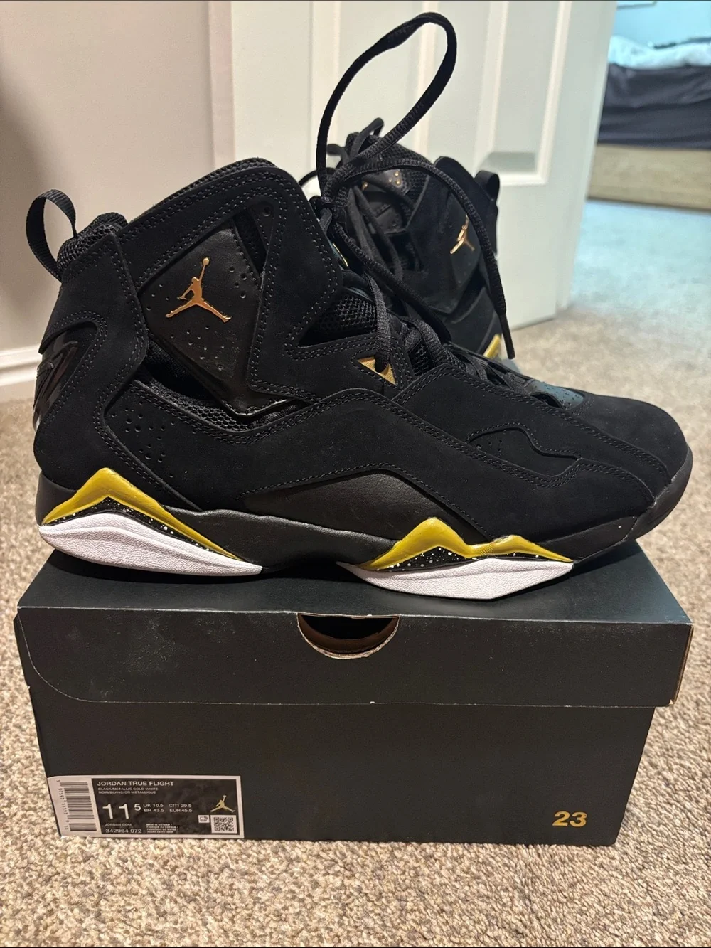 Men's Black and Yellow Basketball Sneakers